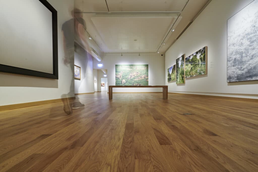 Parquet en bois massif dans un musée