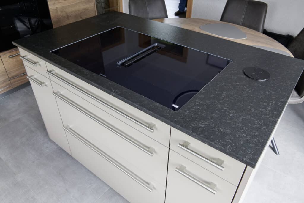 Plaque de cuisson avec hotte aspirante Bora intégrée